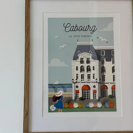 Renovated With View & Parking In Apartamento Cabourg