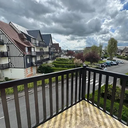 Apartamento Renovated With View & Parking In Cabourg